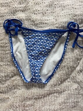 Shade & Shore Blue and White Geometric Tie-Side Bikini Bottoms